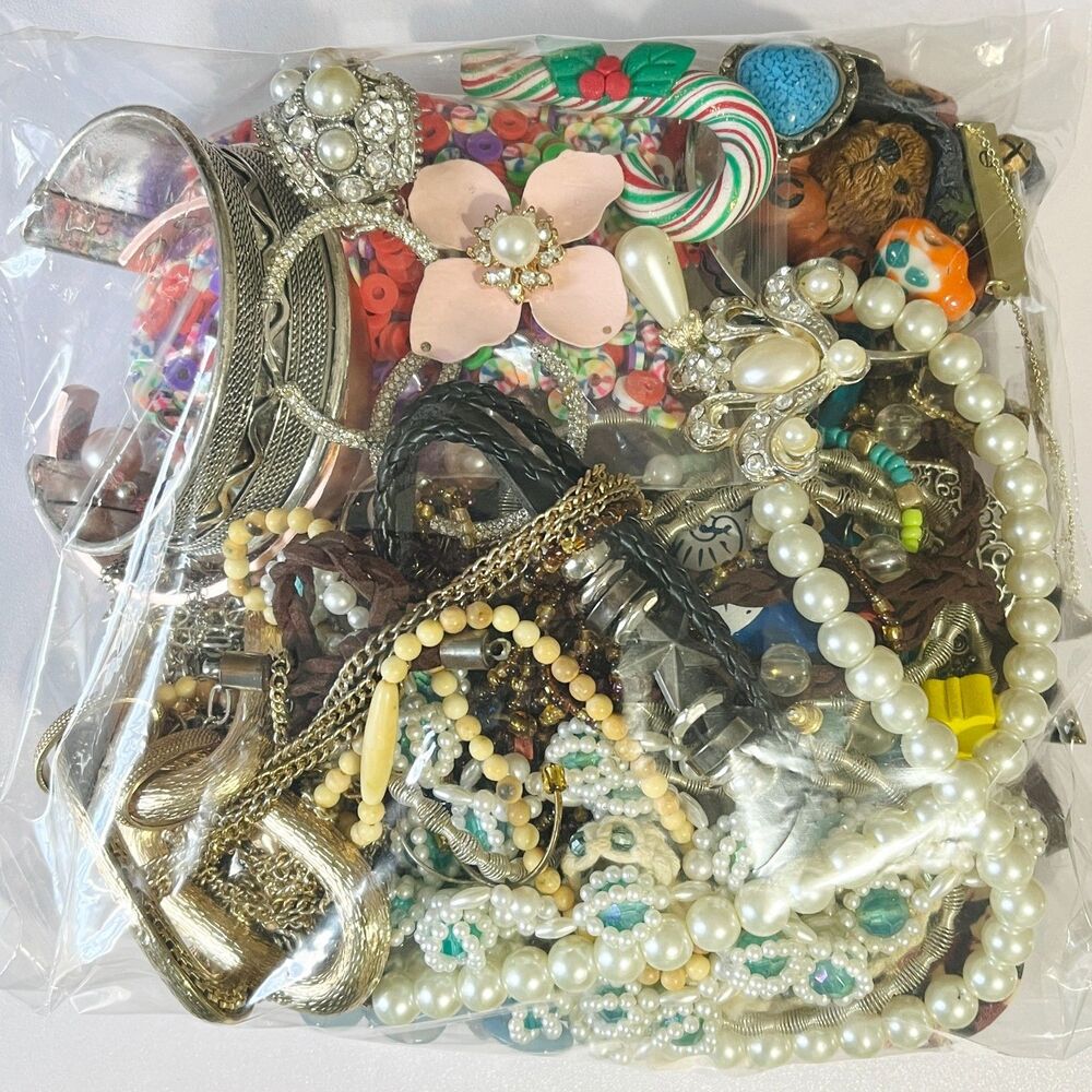 VTG - Now Repurpose Jewelry Lot Beads Rhinestone Craft Harvest DIY Box 1#13.2oz